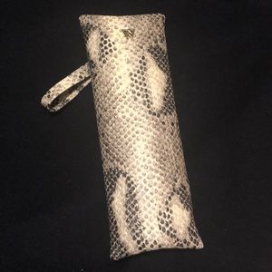 Kelly Wynne Privacy Pouch Snake Print